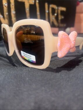 KB sunnies oversize pink bow detail women’s sunglasses unique flirty glasses